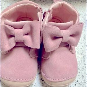 Pink suade toddler boots